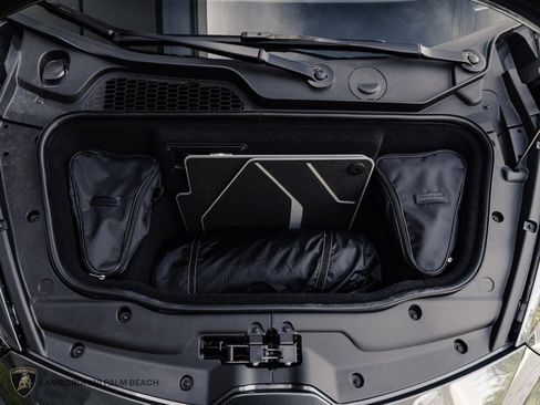 Used 2024 Lamborghini Huracan Sterrato image 39