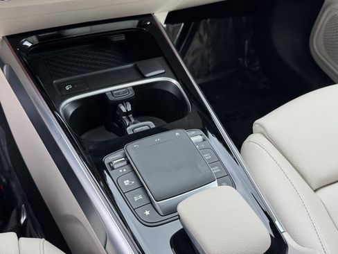 Used 2021 Mercedes-Benz GLB 250 image 20
