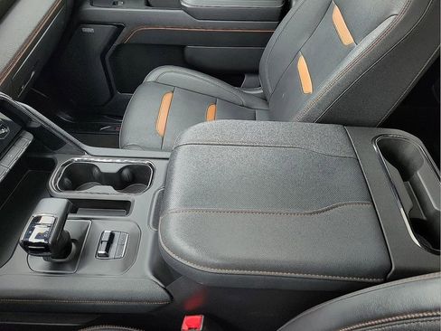Used 2023 GMC Sierra 1500 AT4 w/ Technology Package AWD/4WD image 20