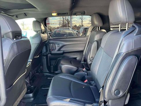Certified 2024 Toyota Sienna XLE Woodland Edition AWD/4WD image 15