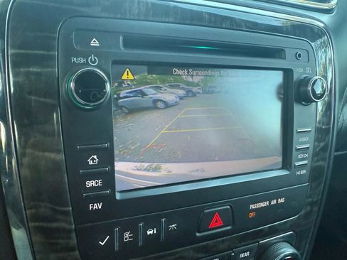 Used 2014 Buick Enclave Leather image 17