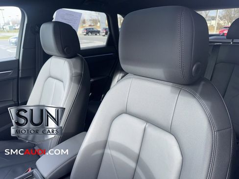 Certified 2025 Audi Q3 2.0T Premium Plus w/ Premium Plus Package image 22