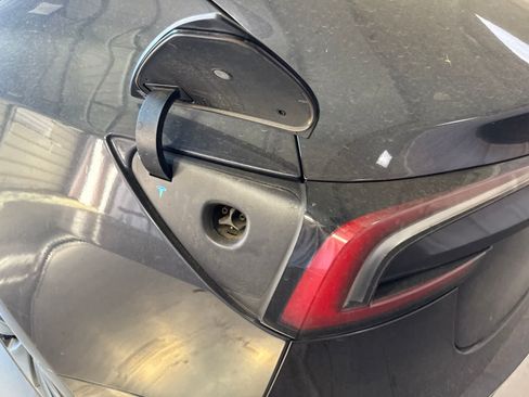 Used 2024 Tesla Model 3 Standard Range RWD image 11
