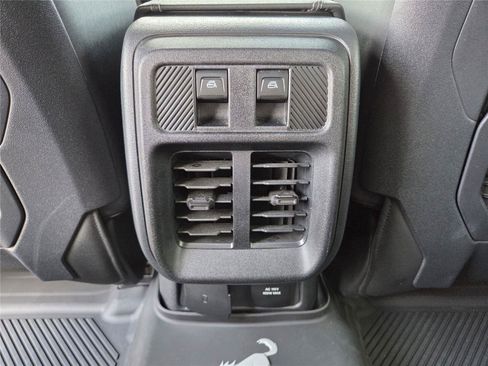 Used 2025 Ford Bronco Badlands AWD/4WD image 22