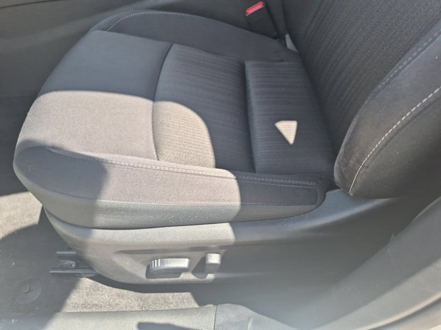 Used 2025 Nissan Altima 2.5 SV FWD image 14