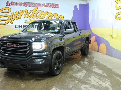 Used 2017 GMC Sierra 1500 SLE image 2