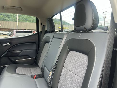 Used 2017 Chevrolet Colorado Z71 AWD/4WD image 31