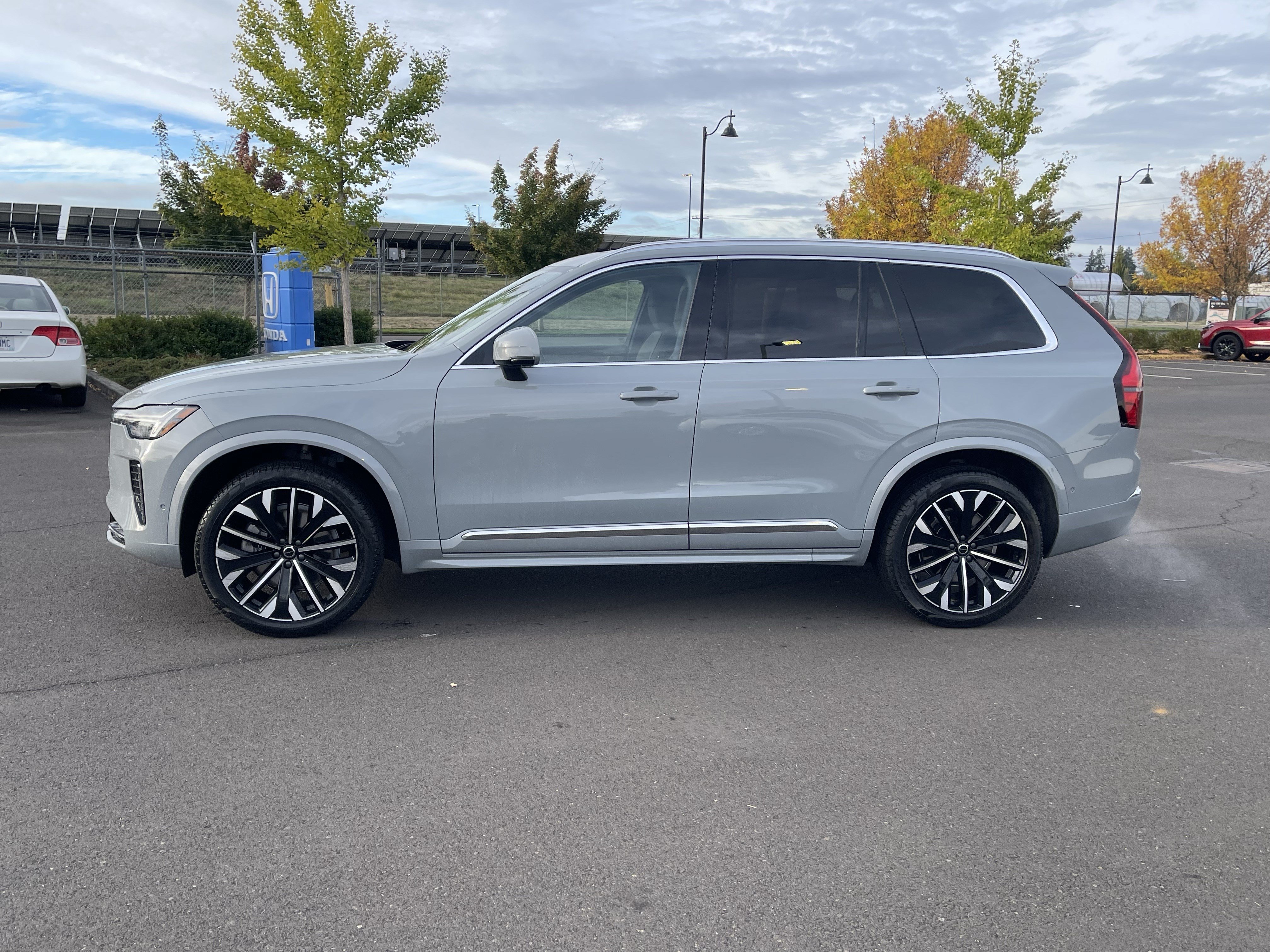 Used 2026 Volvo XC90 B6 Plus AWD/4WD image 2