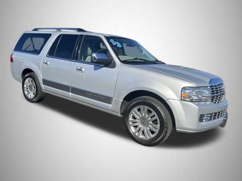 Used 2013 Lincoln Navigator L 4WD w/ HD Trailer Tow Pkg image 8
