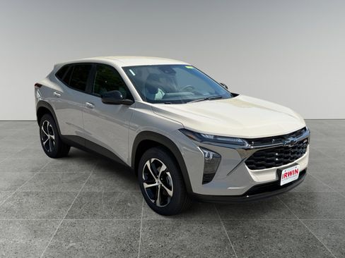 New 2026 Chevrolet Trax RS FWD image 7