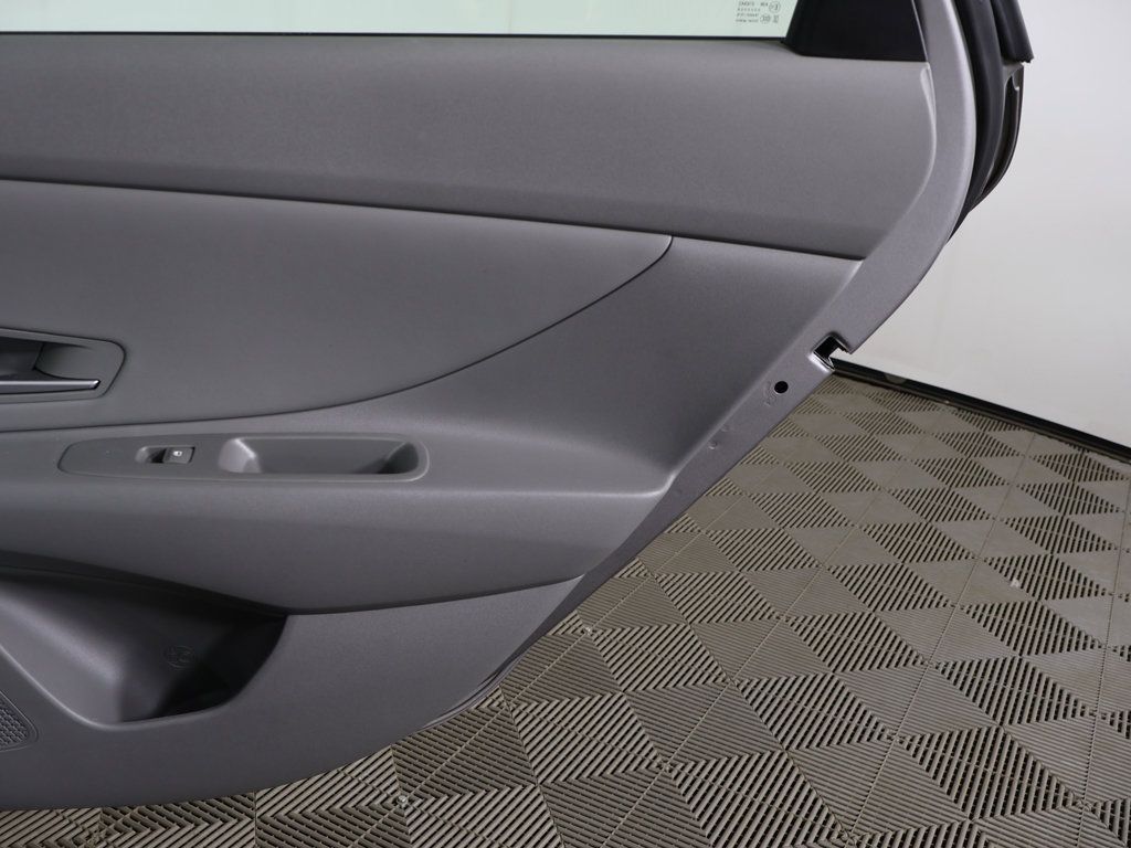 Certified 2024 Hyundai Elantra SEL w/ Convenience Package FWD image 25