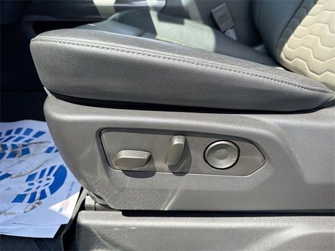 Used 2024 Chevrolet Silverado 1500 ZR2 w/ Technology Package image 12