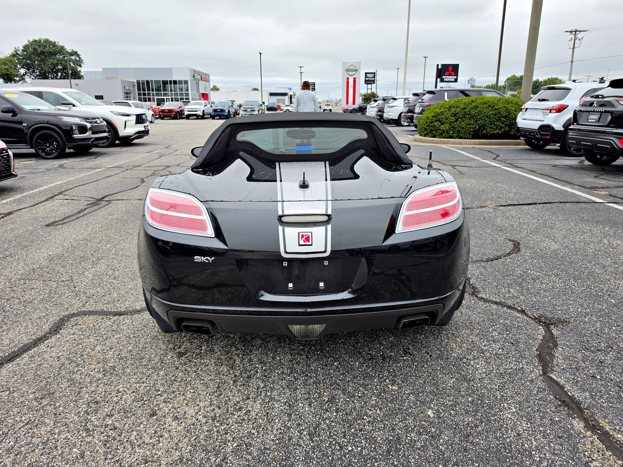 Used 2008 Saturn Sky Carbon Flash RWD image 11