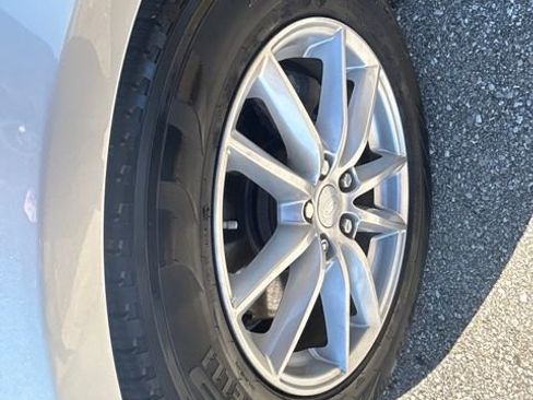 Used 2019 Land Rover Range Rover image 25