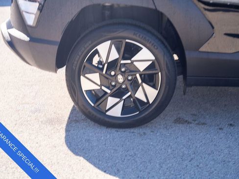 Certified 2025 Hyundai Kona SEL image 9