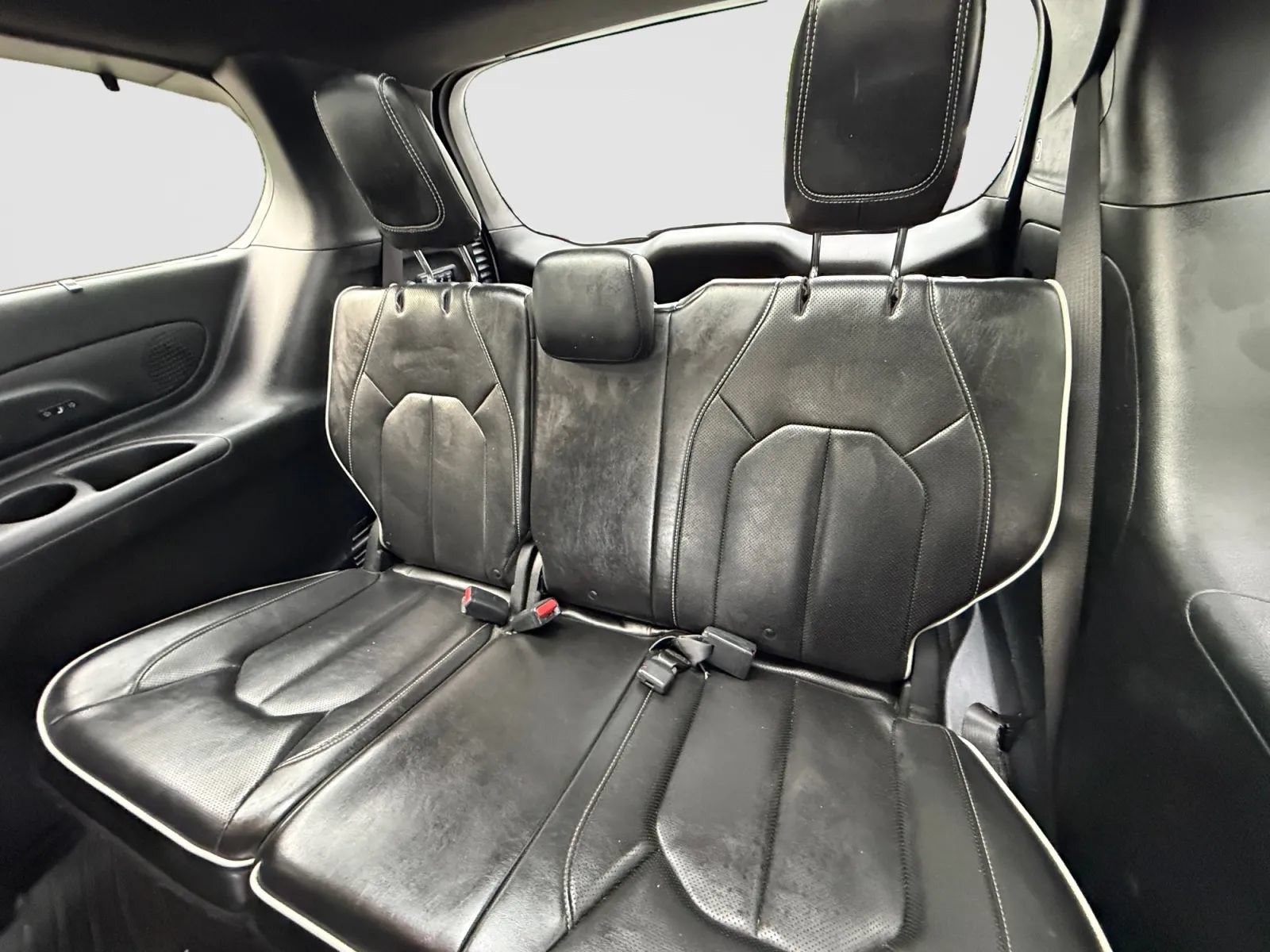 Used 2019 Chrysler Pacifica Limited w/ Advanced Safetytec Group FWD image 16