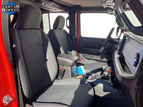 Used 2024 Jeep Wrangler Unlimited Sahara image 13