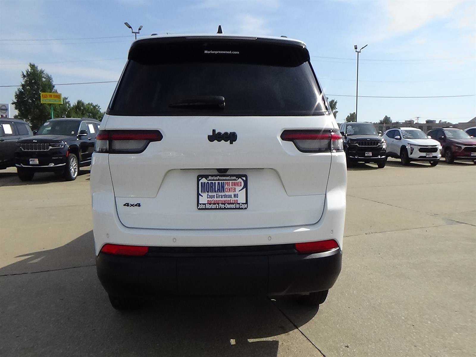 Certified 2025 Jeep Grand Cherokee L Altitude AWD/4WD image 8