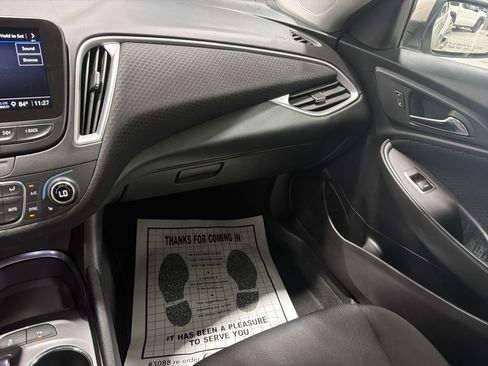Used 2025 Chevrolet Malibu LT FWD image 9