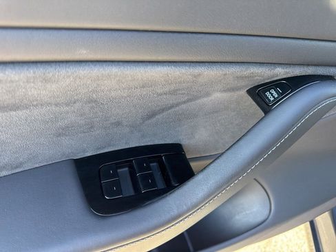 Used 2020 Tesla Model 3 Performance image 28