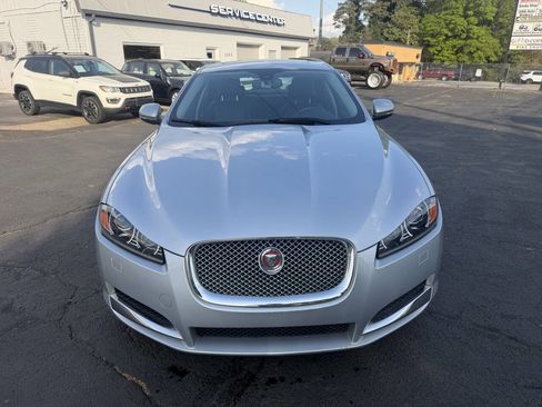 Used 2014 Jaguar XF RWD image 2