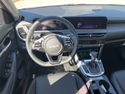 New 2026 Kia Seltos SX w/ SX Sunroof Package image 10