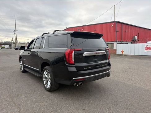 Used 2021 GMC Yukon XL Denali image 3