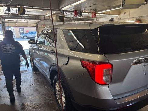 Used 2021 Ford Explorer 4WD image 5