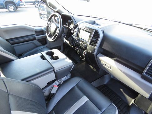 Used 2018 Ford F150 XLT w/ Equipment Group 302A Luxury image 14