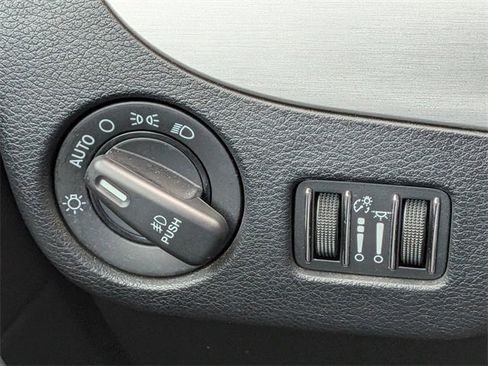 Used 2018 Dodge Grand Caravan GT image 23