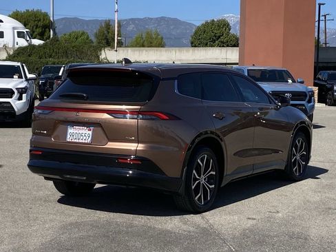 Certified 2025 Toyota Crown Signia XLE image 42