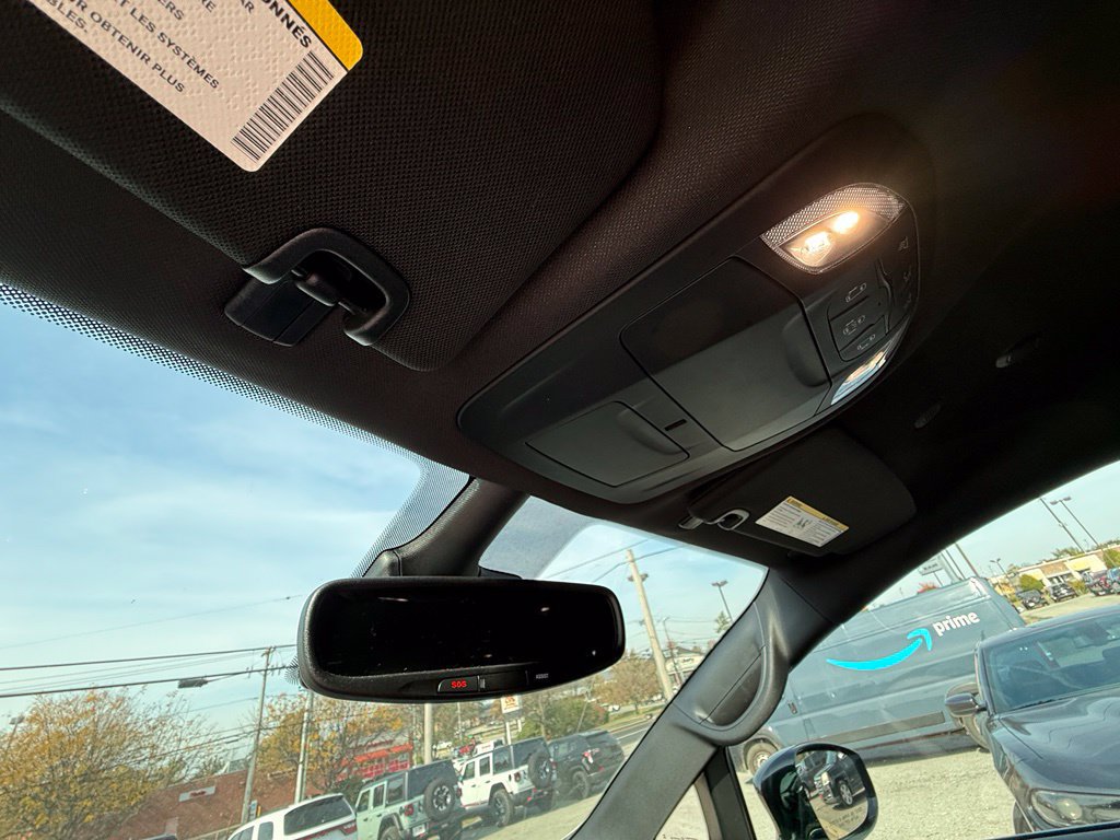 Used 2025 Chrysler Pacifica Select FWD image 24