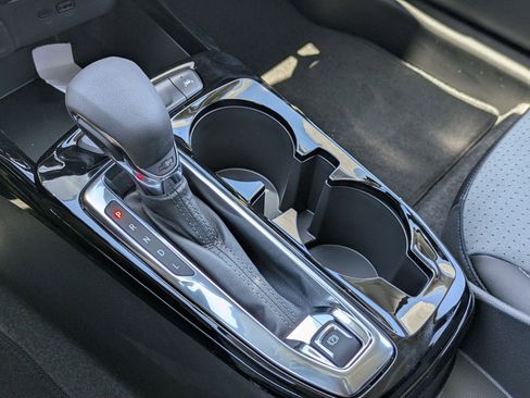 Used 2025 Chevrolet Trax LT w/ Driver Confidence Package image 19