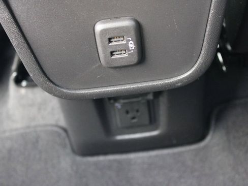 Used 2022 GMC Terrain SLT w/ Tech Package image 26