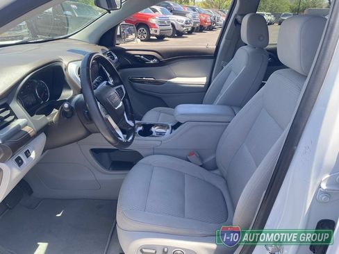 Used 2020 GMC Acadia SLE w/ Driver Convenience Package FWD image 17