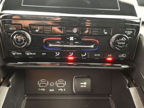 New 2025 Jeep Grand Cherokee L Laredo w/ Luxury Tech Group I image 4