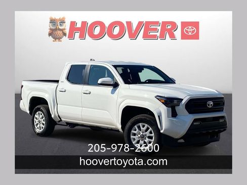 Used 2025 Toyota Tacoma SR5 AWD/4WD image 1