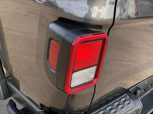 Used 2023 Jeep Gladiator Rubicon w/ Cold Weather Group AWD/4WD image 28