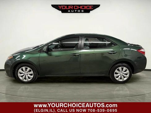 Used 2015 Toyota Corolla LE FWD image 2