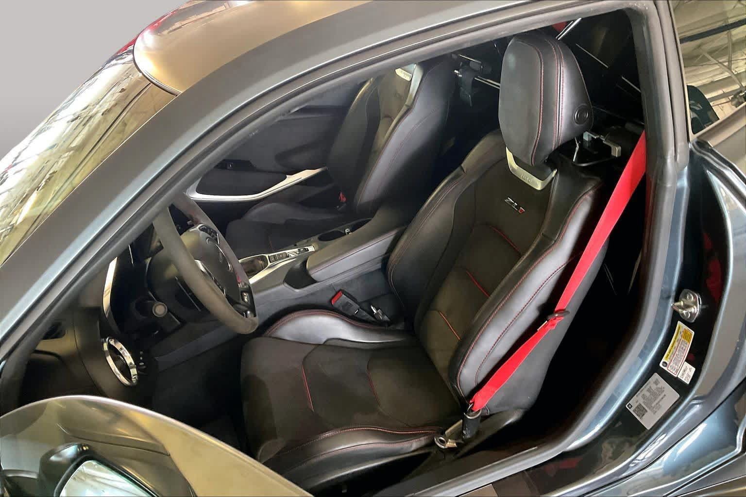 Used 2019 Chevrolet Camaro ZL1 RWD image 7
