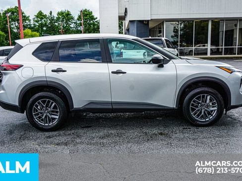 Used 2024 Nissan Rogue S FWD image 9