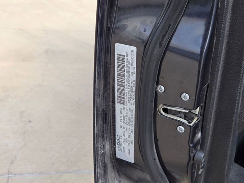 Used 2016 RAM 1500 Express image 22