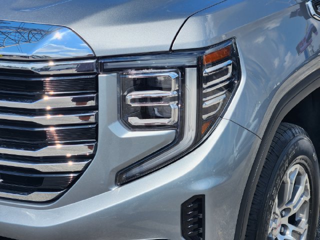 Used 2025 GMC Sierra 1500 SLT RWD image 9