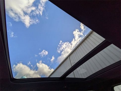 New 2025 Jeep Grand Cherokee Limited w/ Black Appearance Package image 23