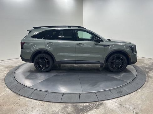 New 2025 Kia Sorento SX image 4