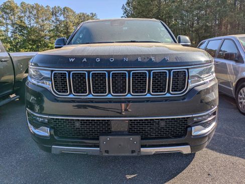 Used 2024 Jeep Wagoneer L Series III w/ Flexible Seating Group image 3