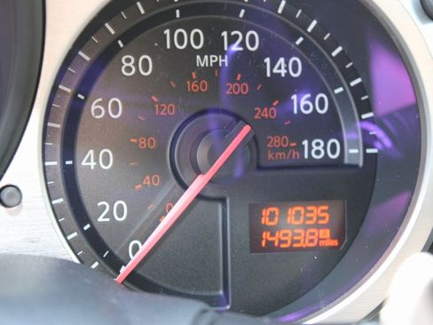 Used 2020 Nissan 370Z Touring Sport image 9