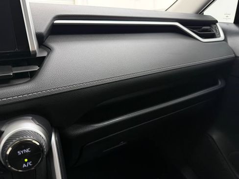Used 2025 Toyota RAV4 XLE AWD/4WD image 23