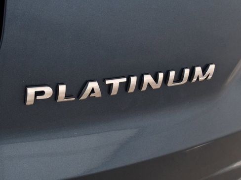 Used 2018 Ford Explorer Platinum image 23