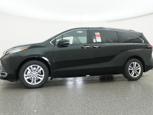 New 2026 Toyota Sienna Limited image 52